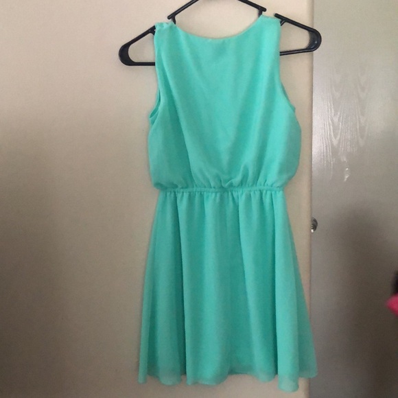 Spring dress - Picture 2 of 3